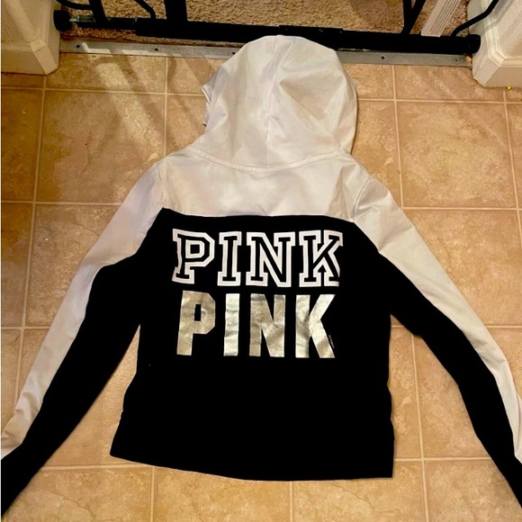 Vs Pink sweatsuit - Picture 2 of 3